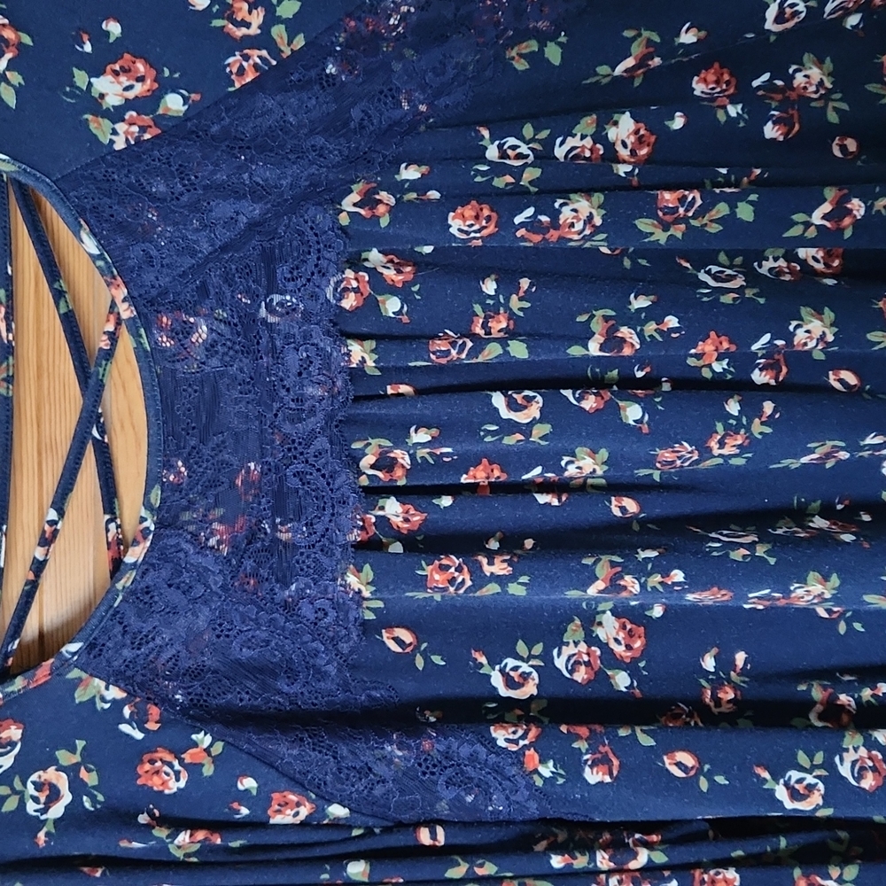 Floral tunic - Picture 2 of 4